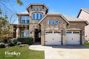 featured image of 1045 Dunhill Ln