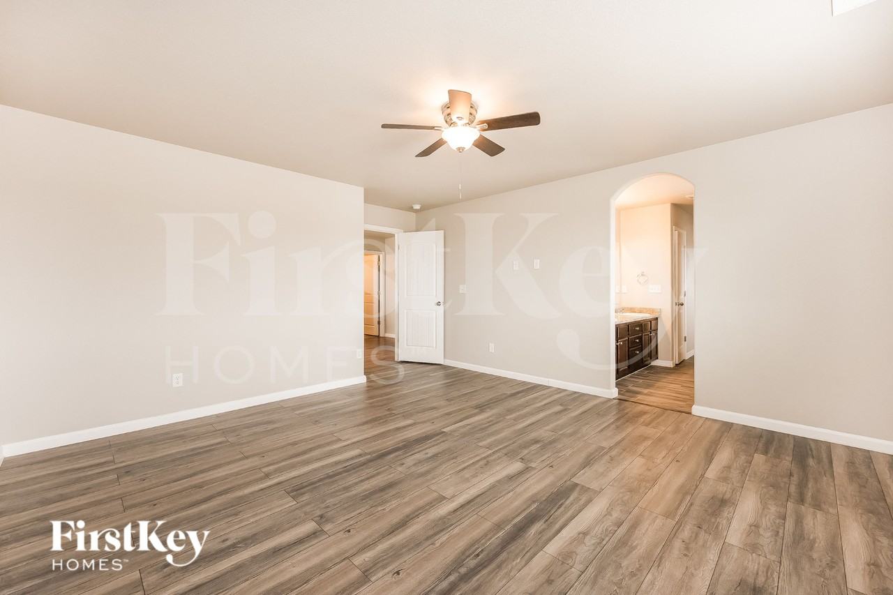 8517 Admiral Way - Photo 7 of 16