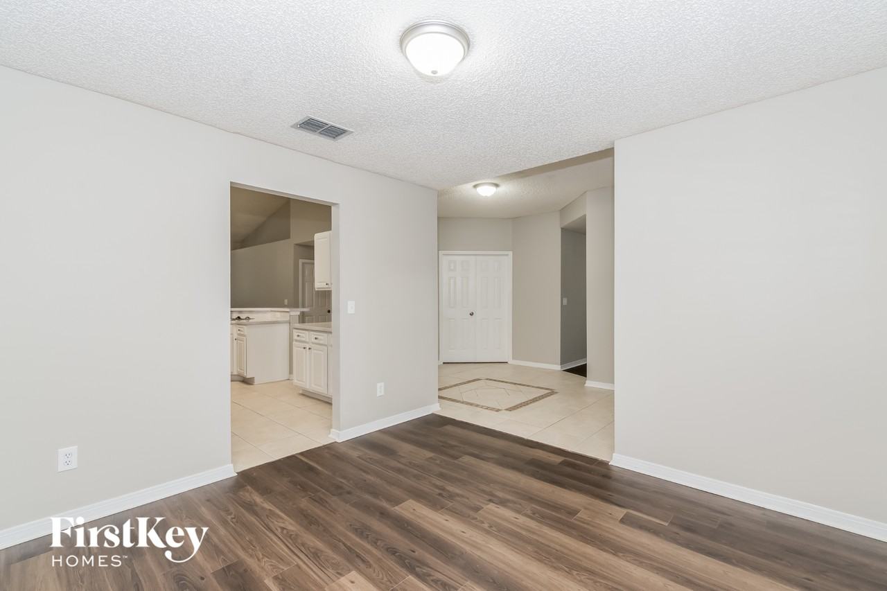 1147 Mcgirts Creek Ct - Photo 2 of 14