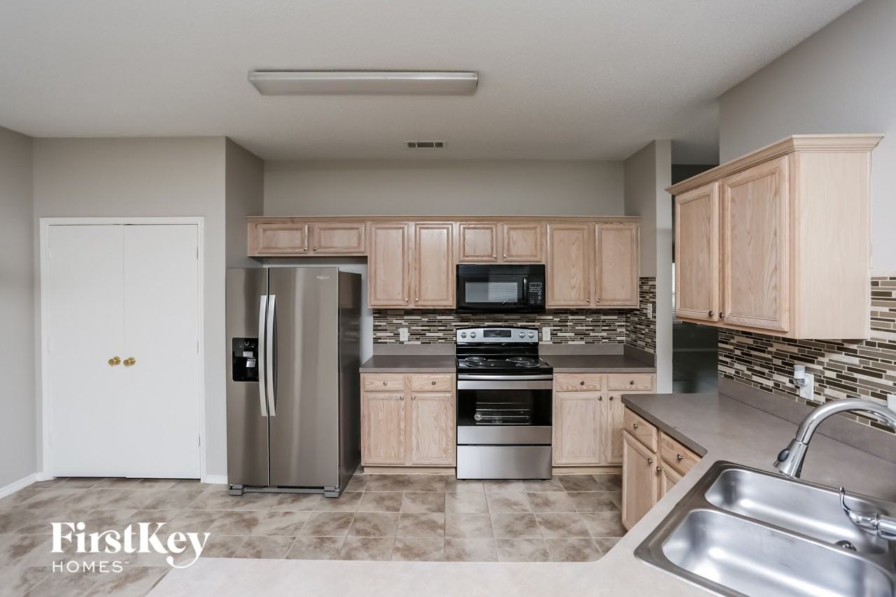 433 Asbury Dr - Photo 6 of 15