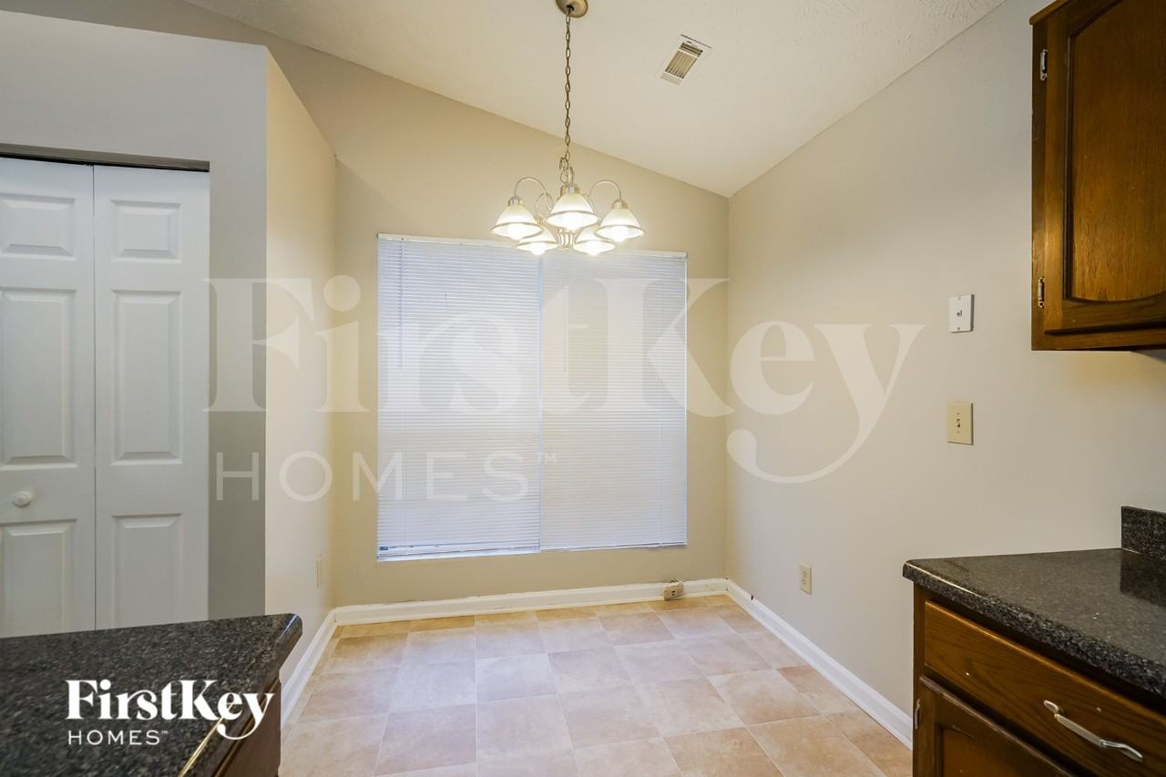 248 Hickory Trl - Photo 5 of 15