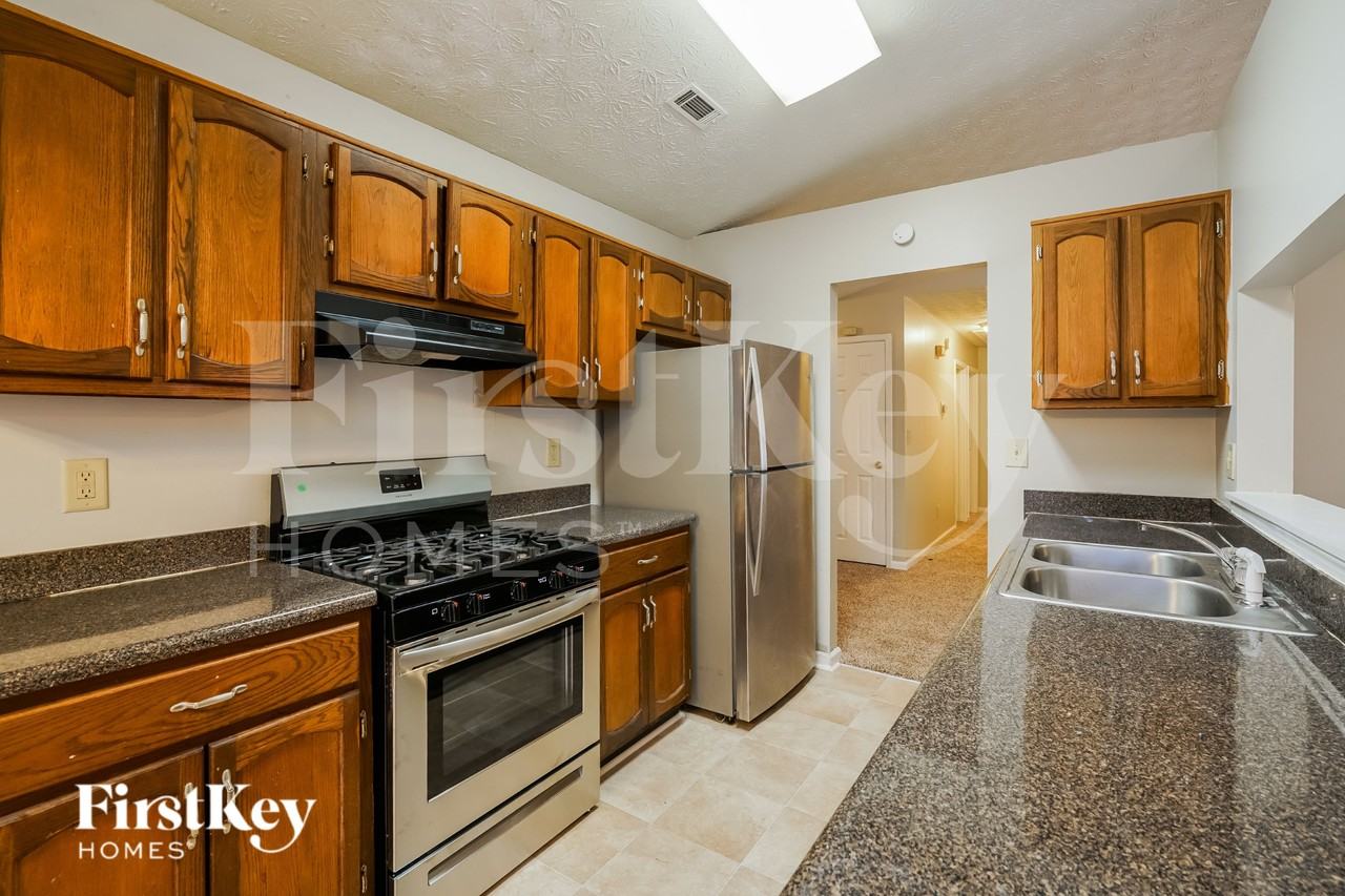 248 Hickory Trl - Photo 7 of 15