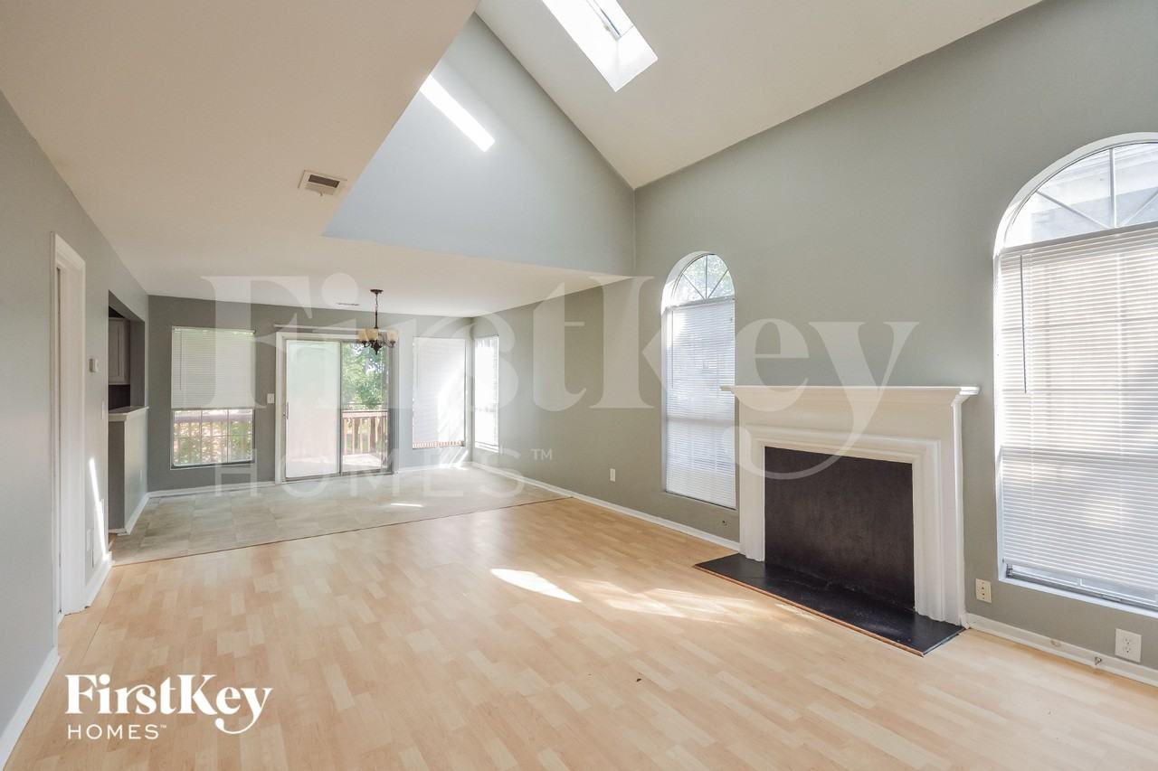 1240 Woodstream Dr - Photo 5 of 18