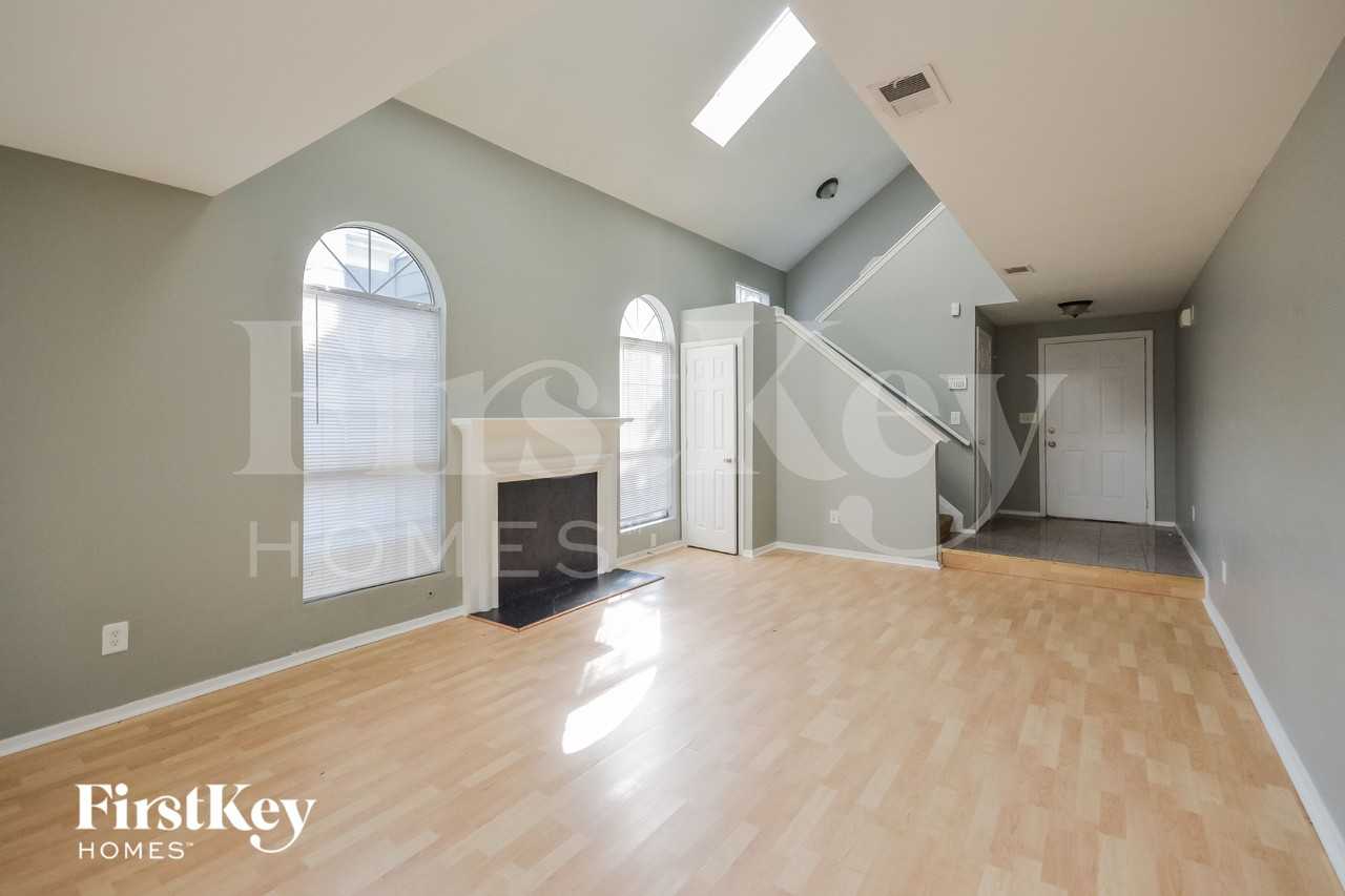 1240 Woodstream Dr - Photo 6 of 18