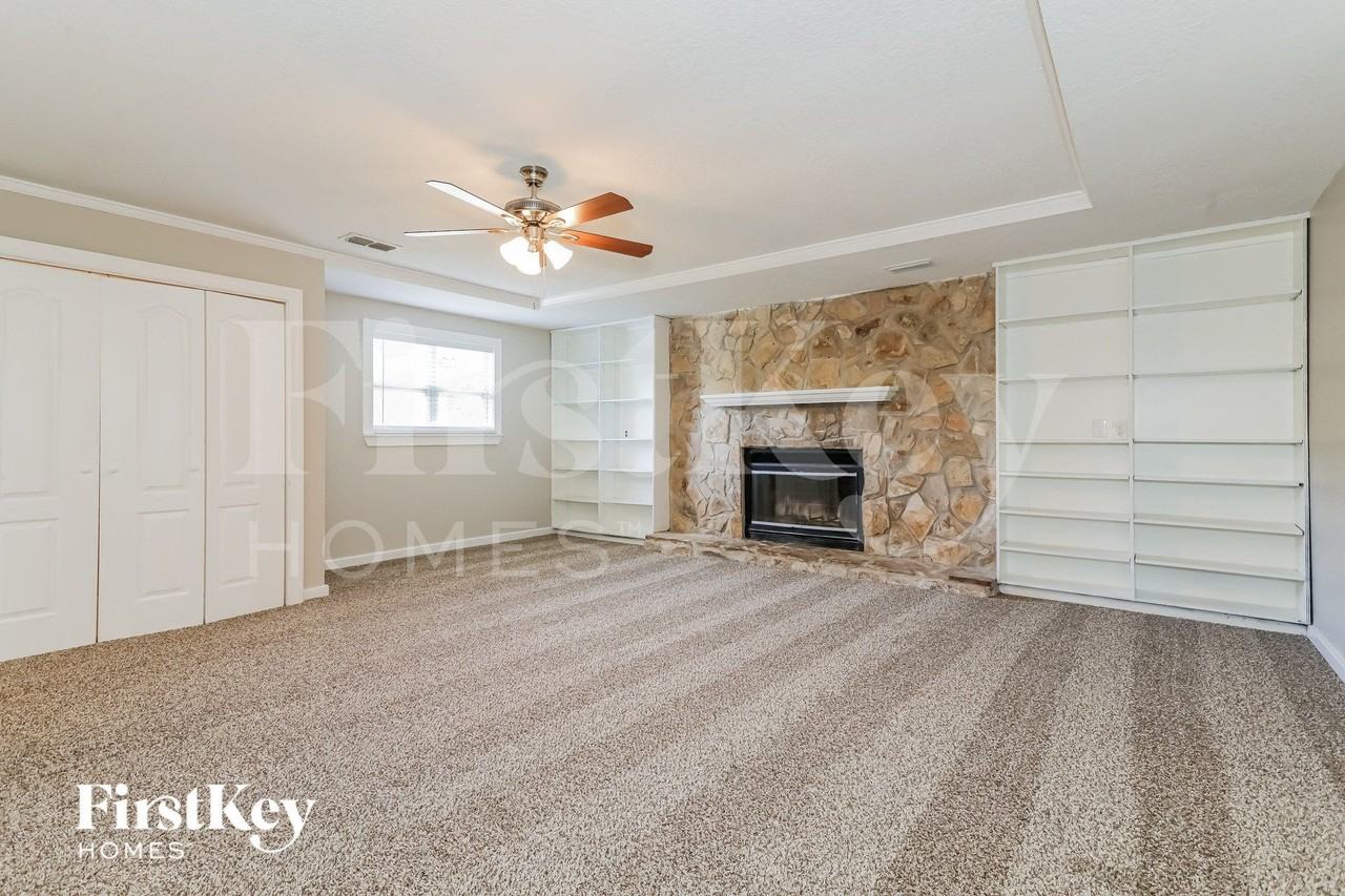 5323 Thoroughbred Blvd - Photo 4 of 14