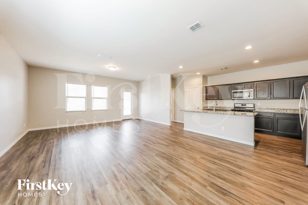 222 N 199th Ln - Photo 3 of 16