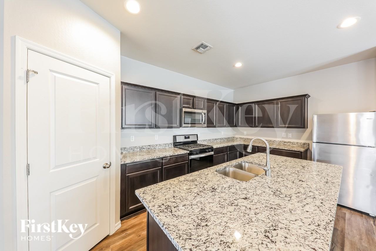 222 N 199th Ln - Photo 6 of 16