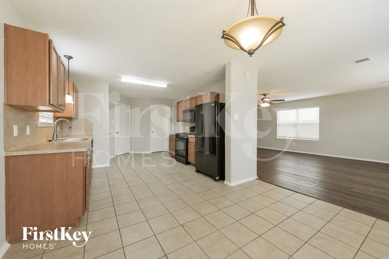 7330 Winter Song Dr - Photo 5 of 15