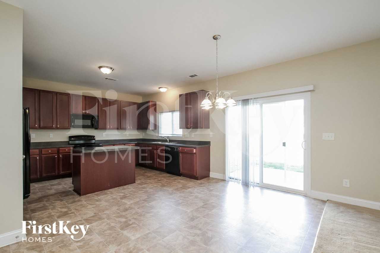 9709 Rocky Ford Club Rd - Photo 5 of 15