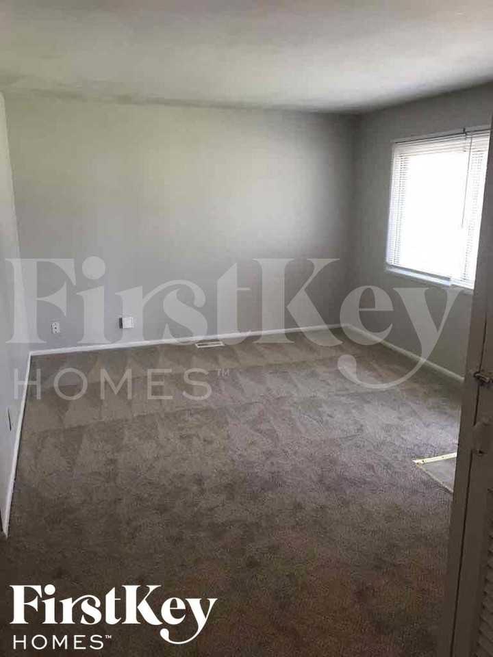 9525 E 39th Pl - Photo 2 of 14