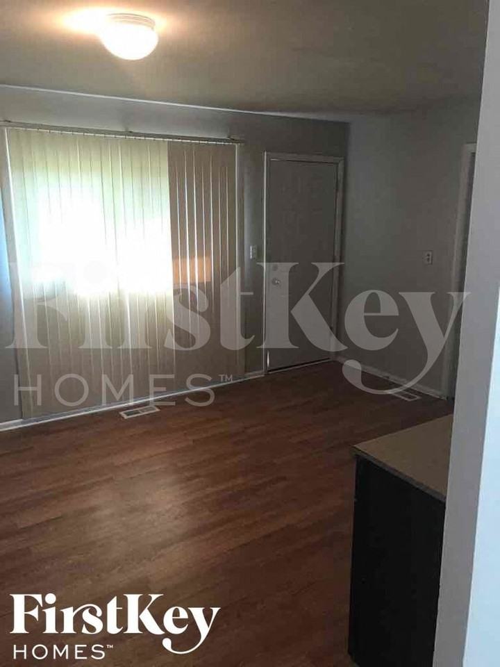 9525 E 39th Pl - Photo 3 of 14