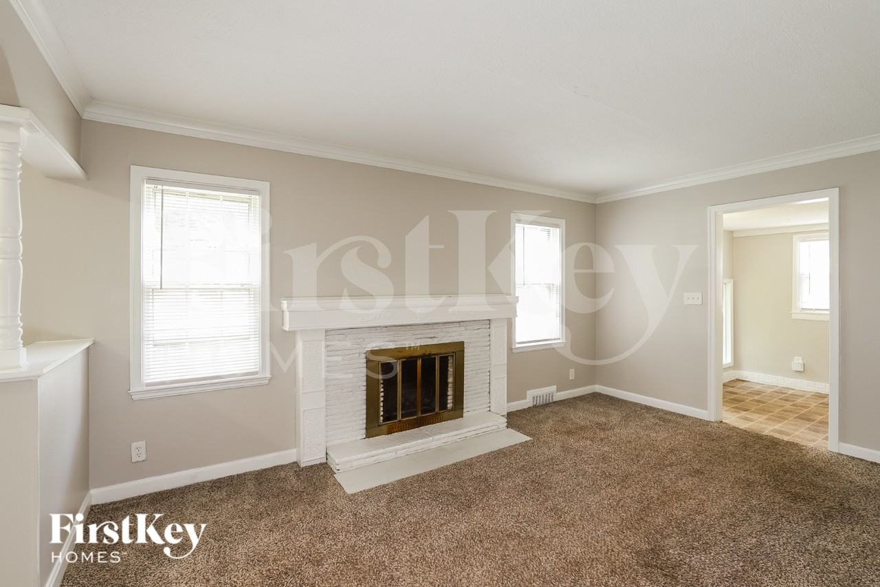 9005 E 68th Ter - Photo 3 of 19