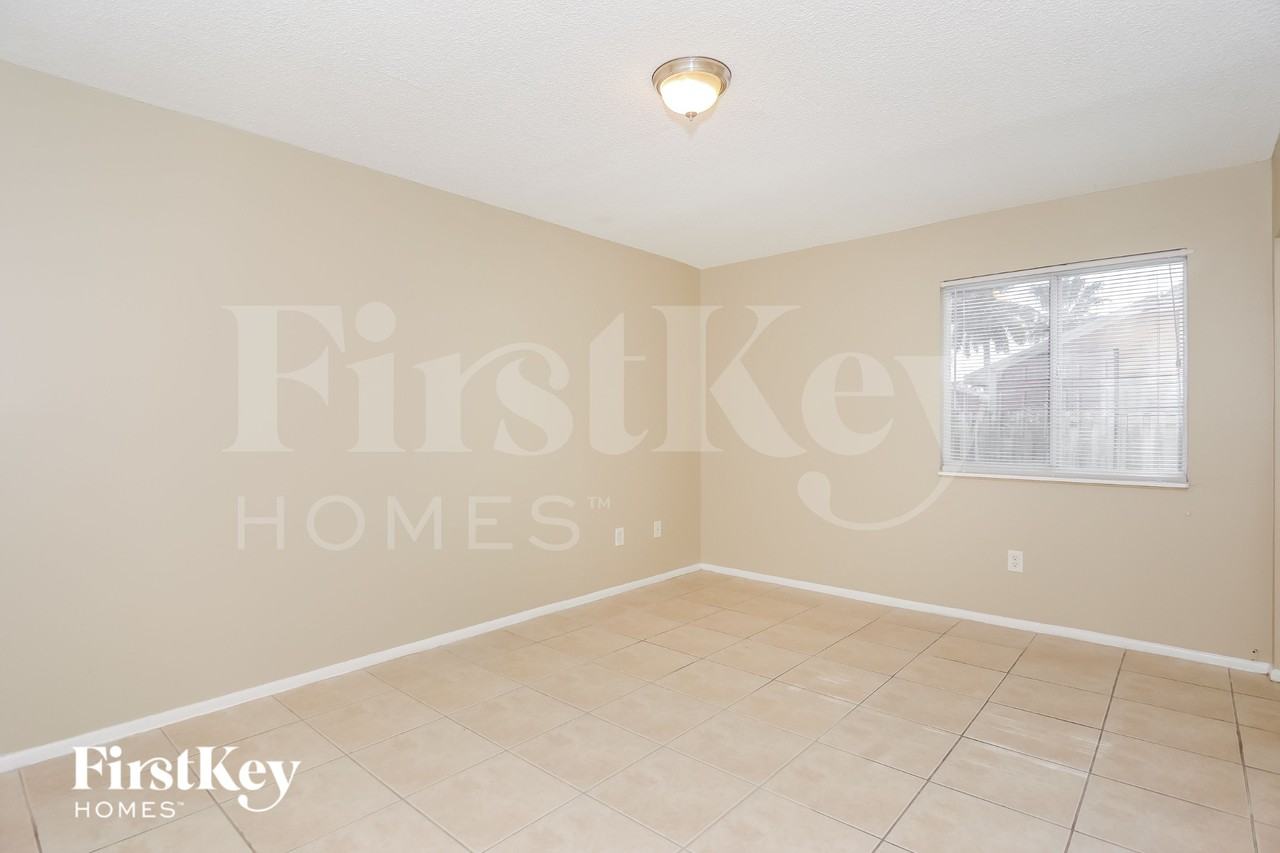 8666 Sw 14th St - Photo 2 of 15