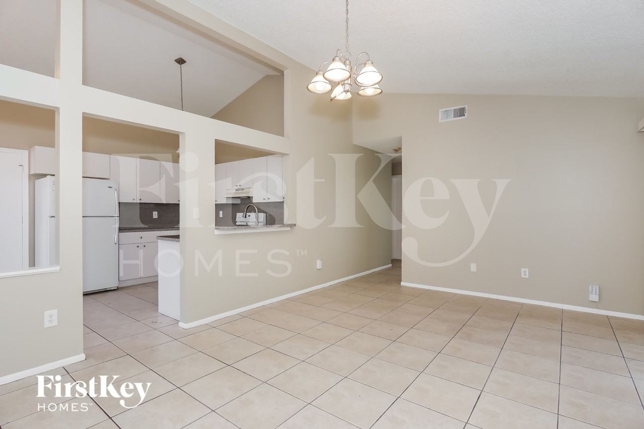 8666 Sw 14th St - Photo 3 of 15