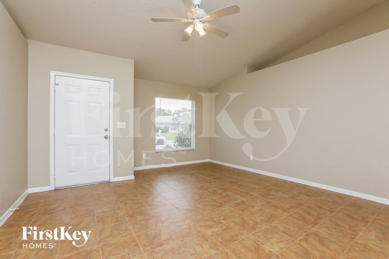 708 17th St Ne - Photo 3 of 15