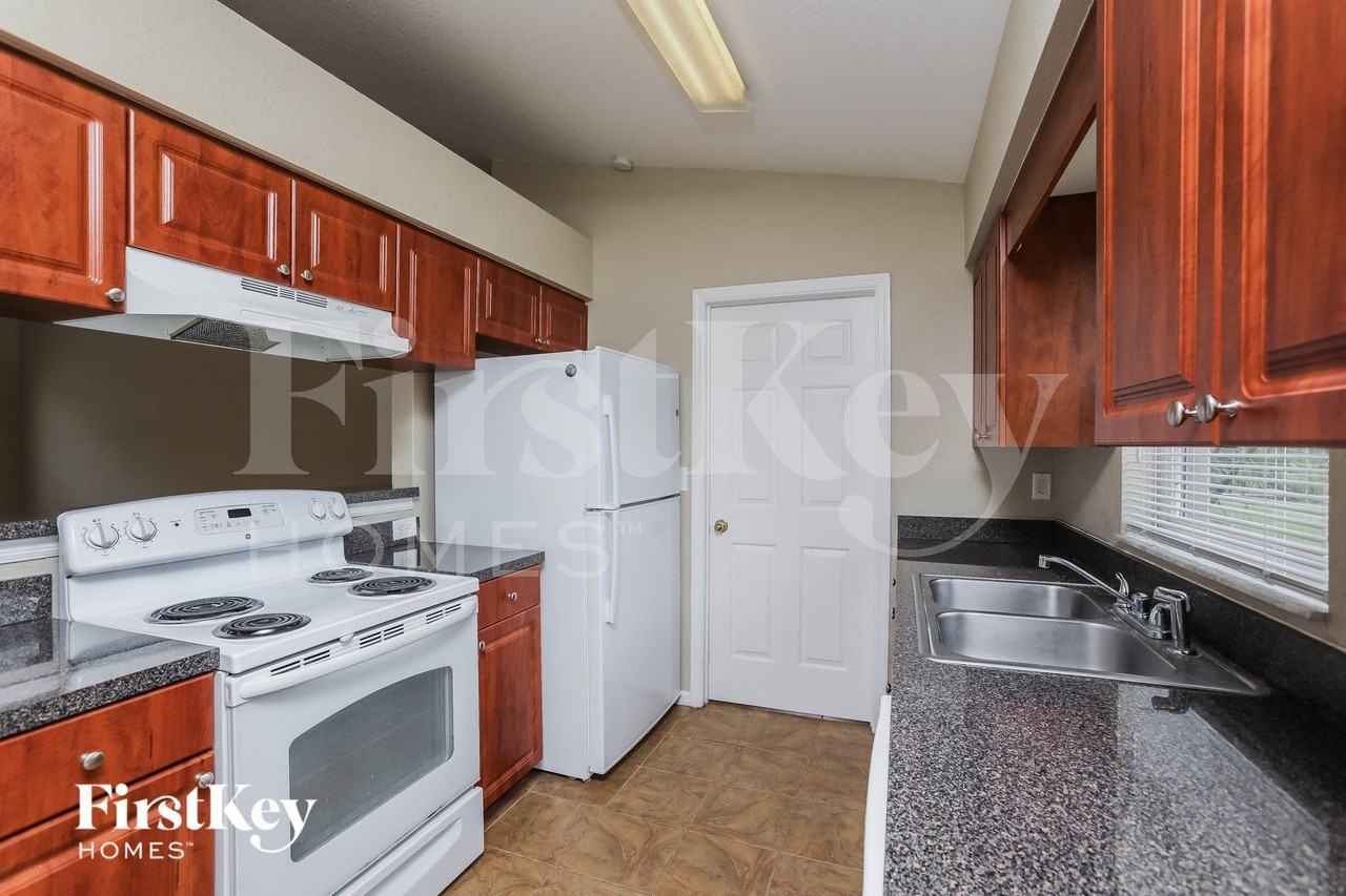 708 17th St Ne - Photo 6 of 15