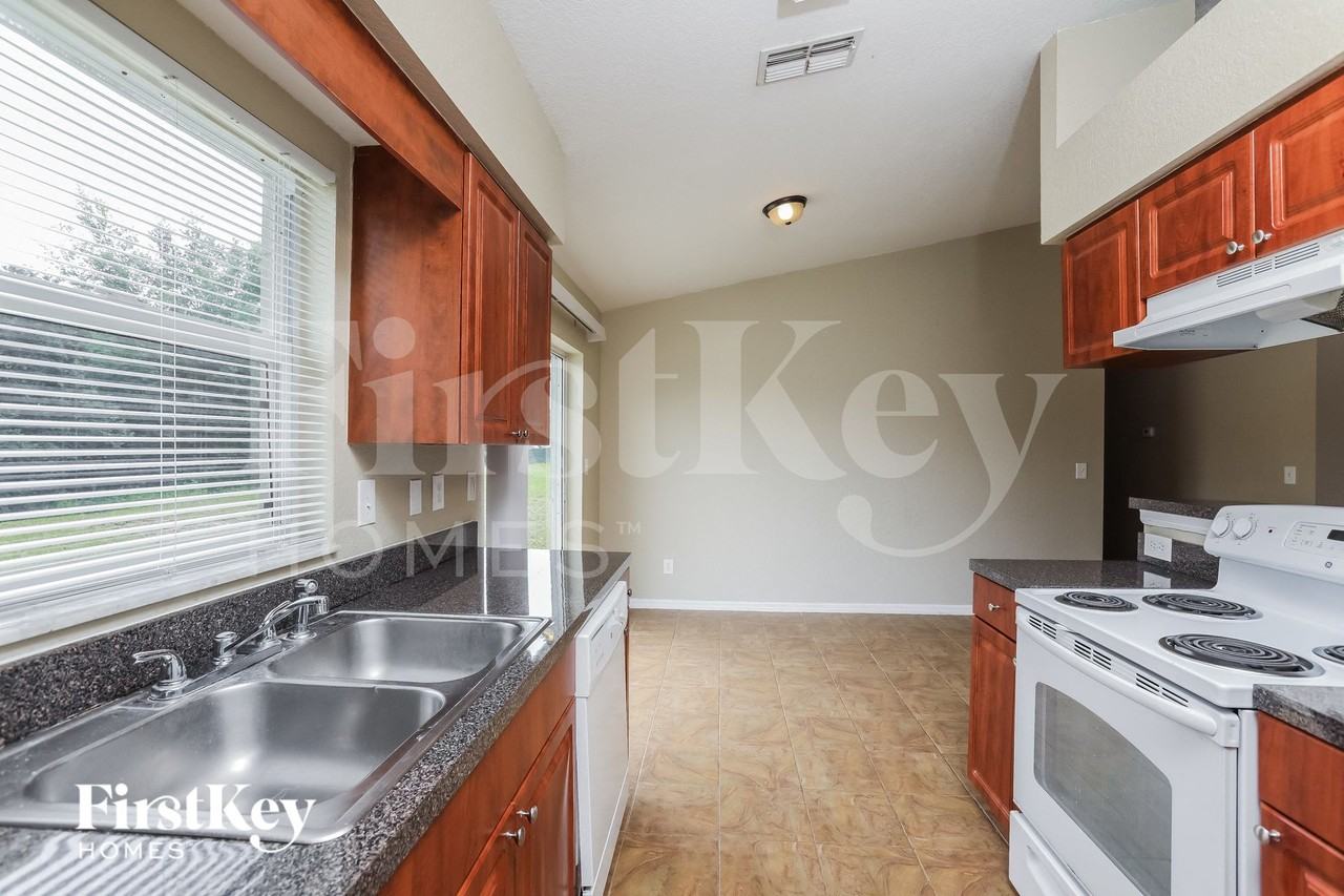 708 17th St Ne - Photo 7 of 15