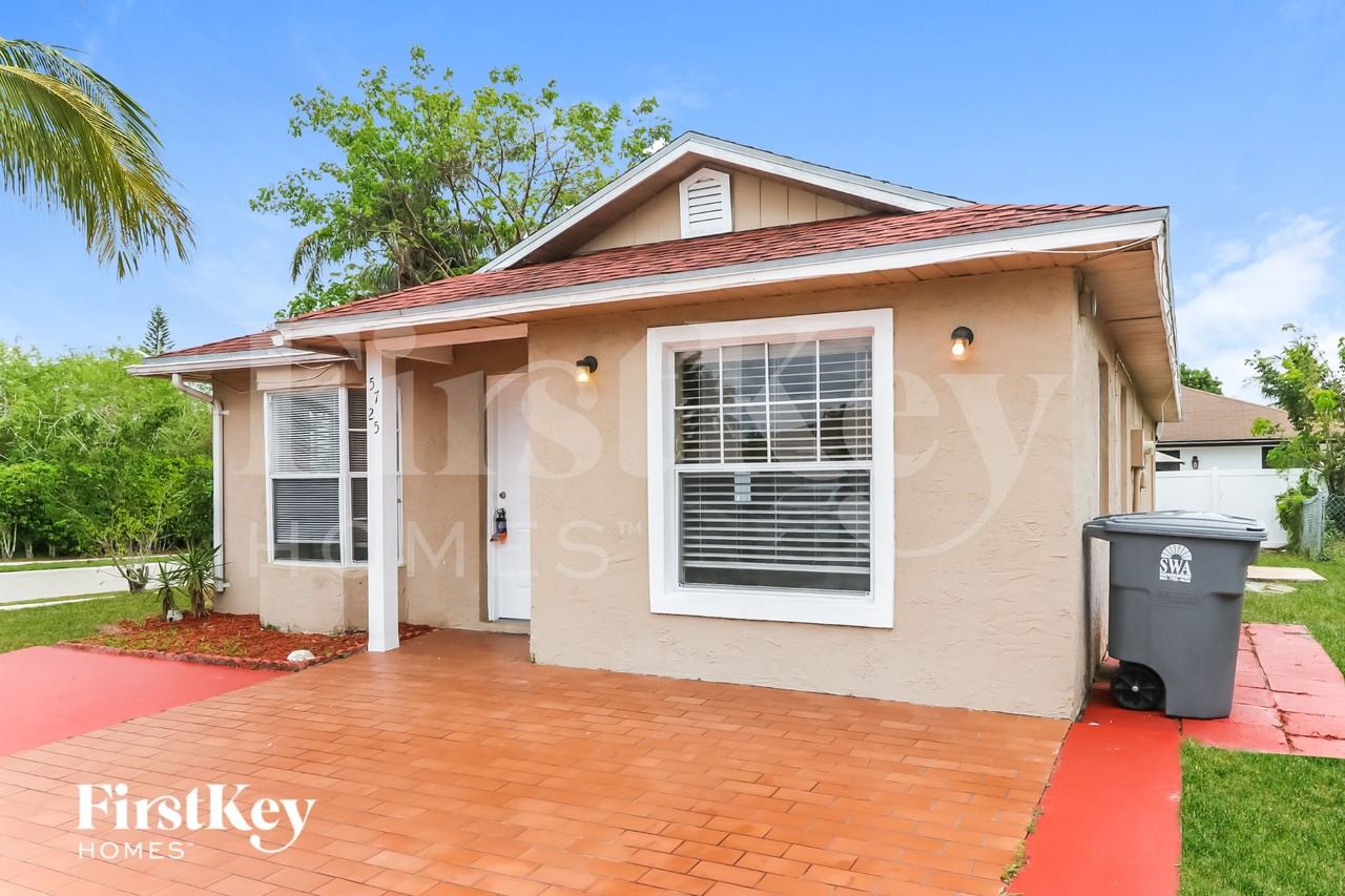 5725 Boynton Cove Way - Photo 3 of 15