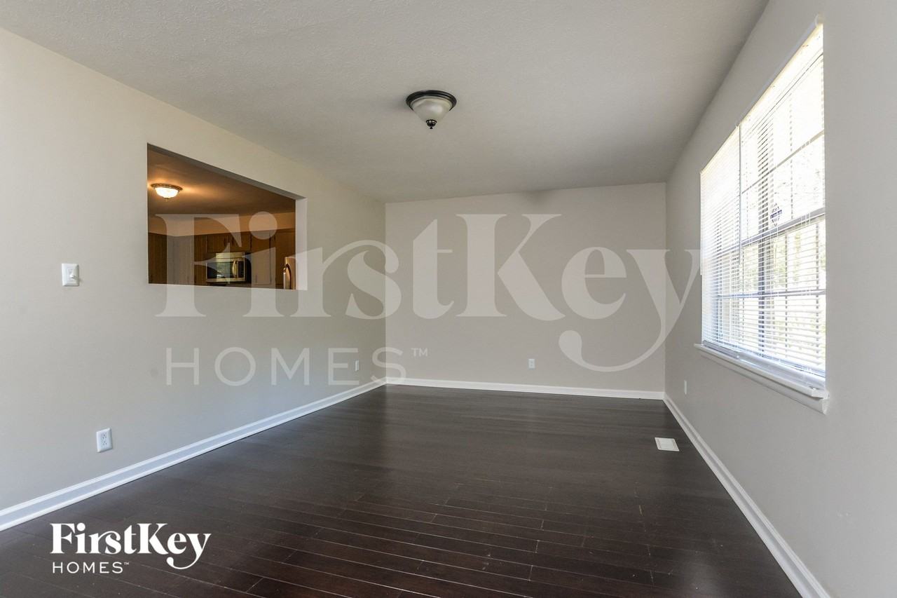 5204 Goldmar Dr - Photo 3 of 15