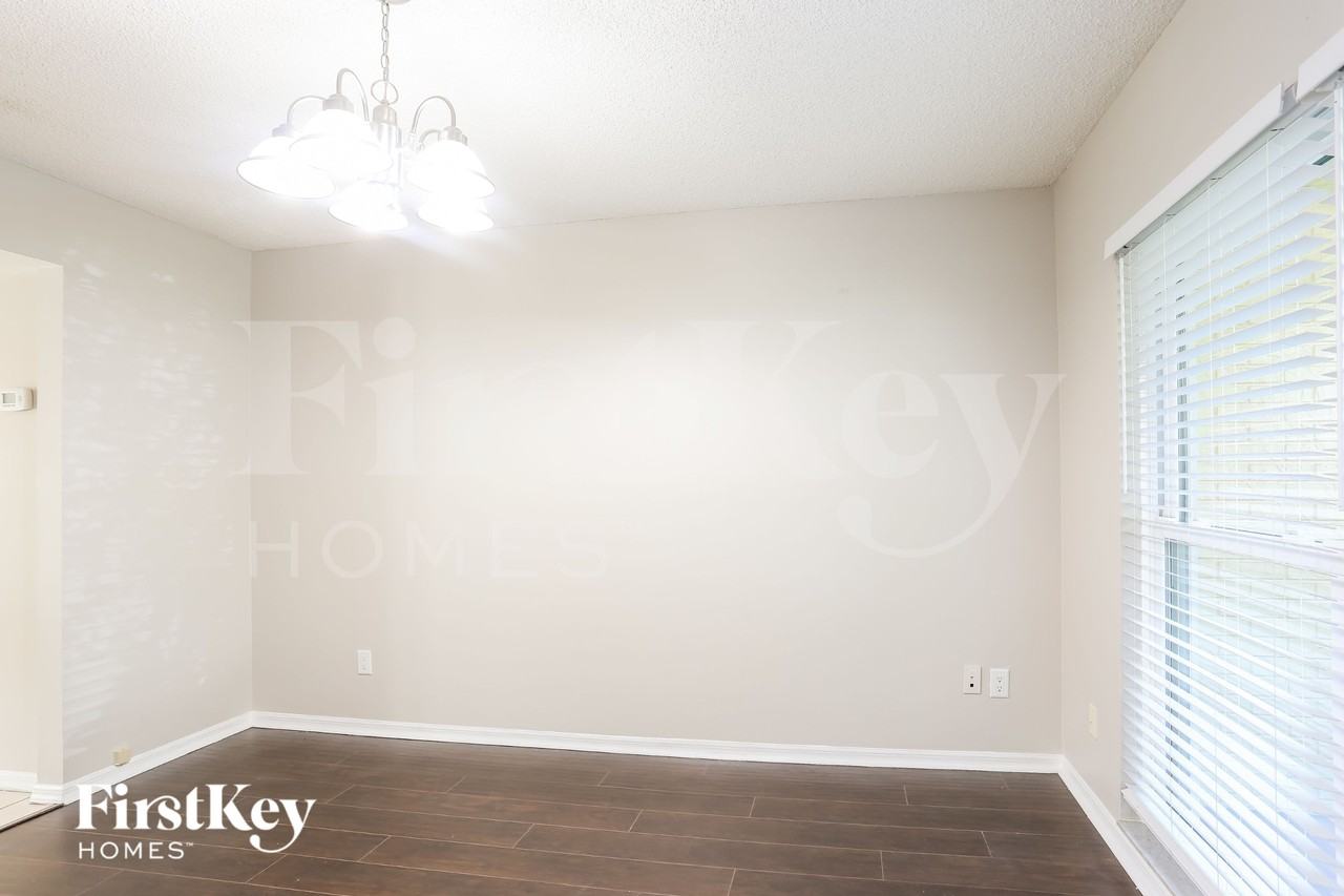 4729 Windflower Cir - Photo 4 of 18