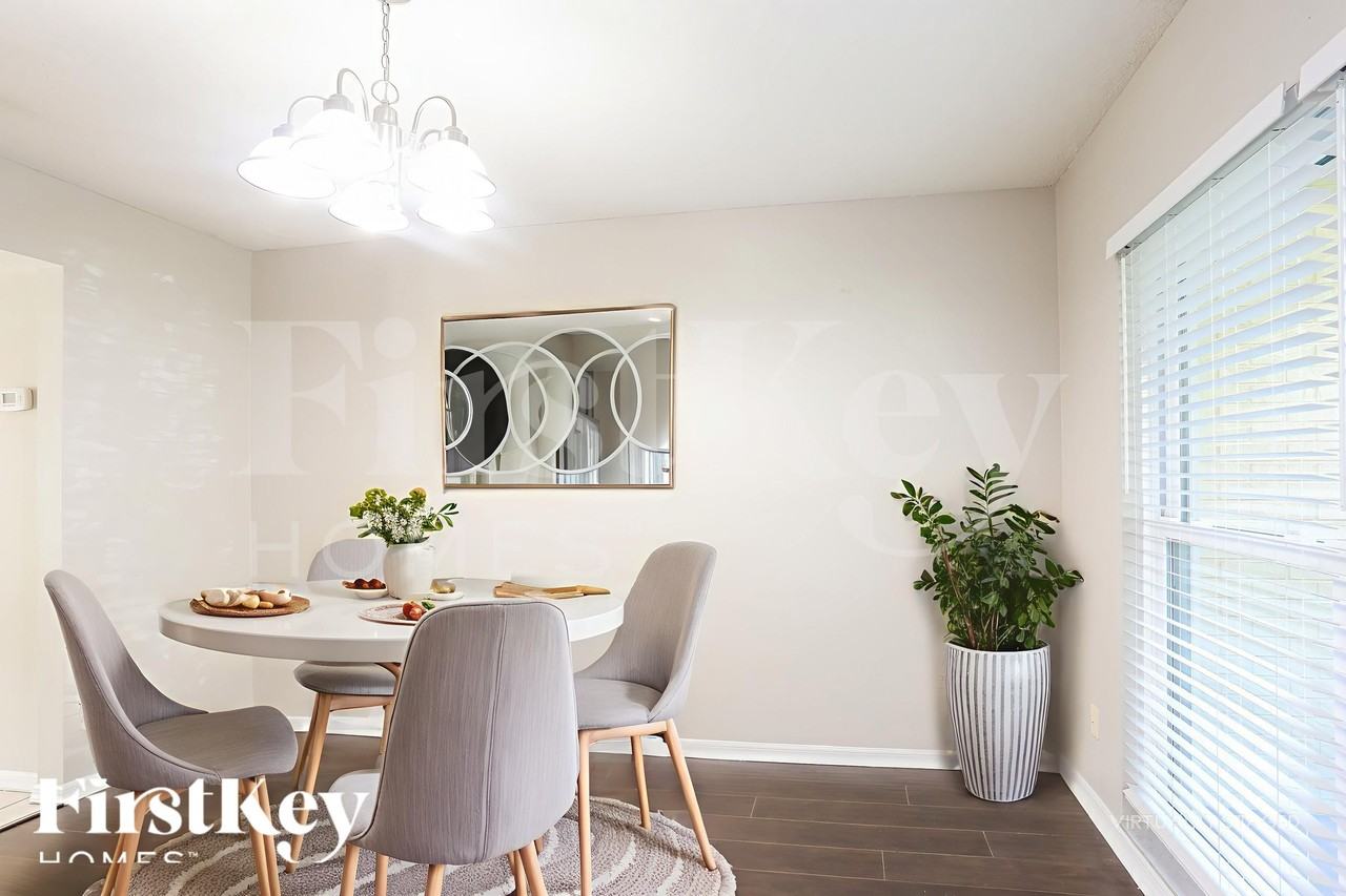 4729 Windflower Cir - Photo 5 of 18