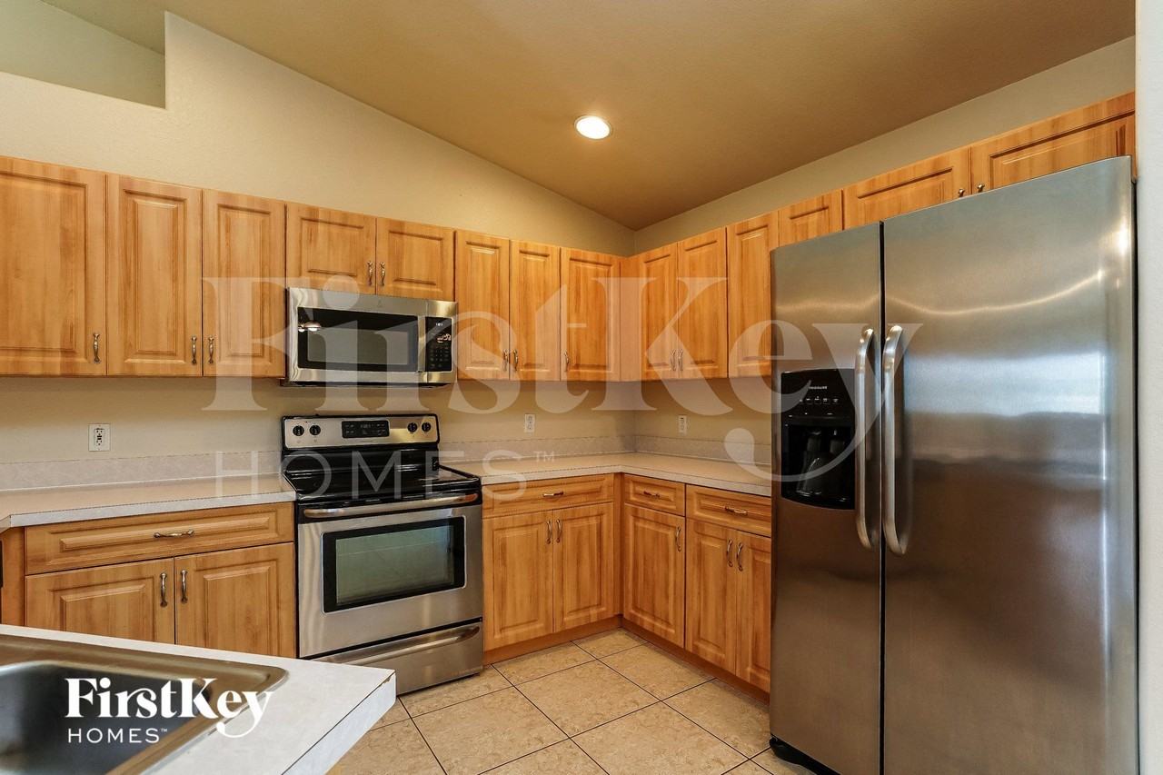 4302 12th St W - Photo 7 of 15