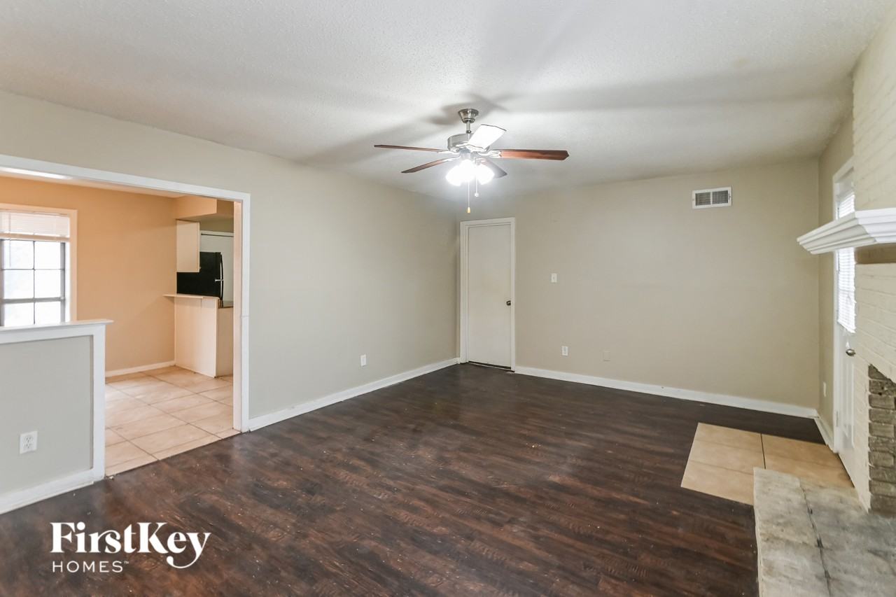 4266 Crump Rd - Photo 2 of 16