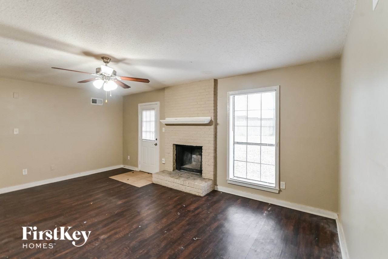 4266 Crump Rd - Photo 3 of 16