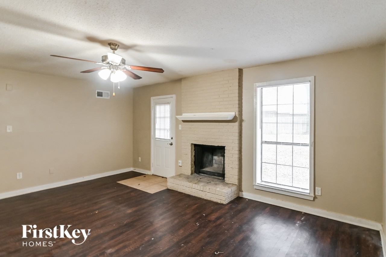 4266 Crump Rd - Photo 4 of 16