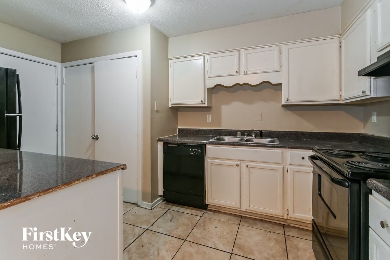 4266 Crump Rd - Photo 6 of 16