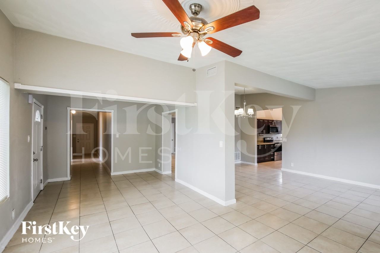 421 Swave - Photo 2 of 16