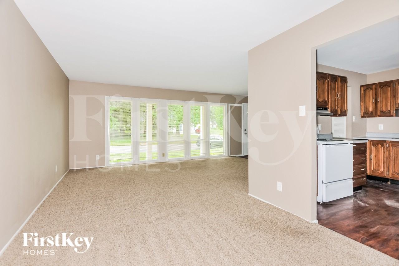 3655 Saint Catherine St - Photo 4 of 16