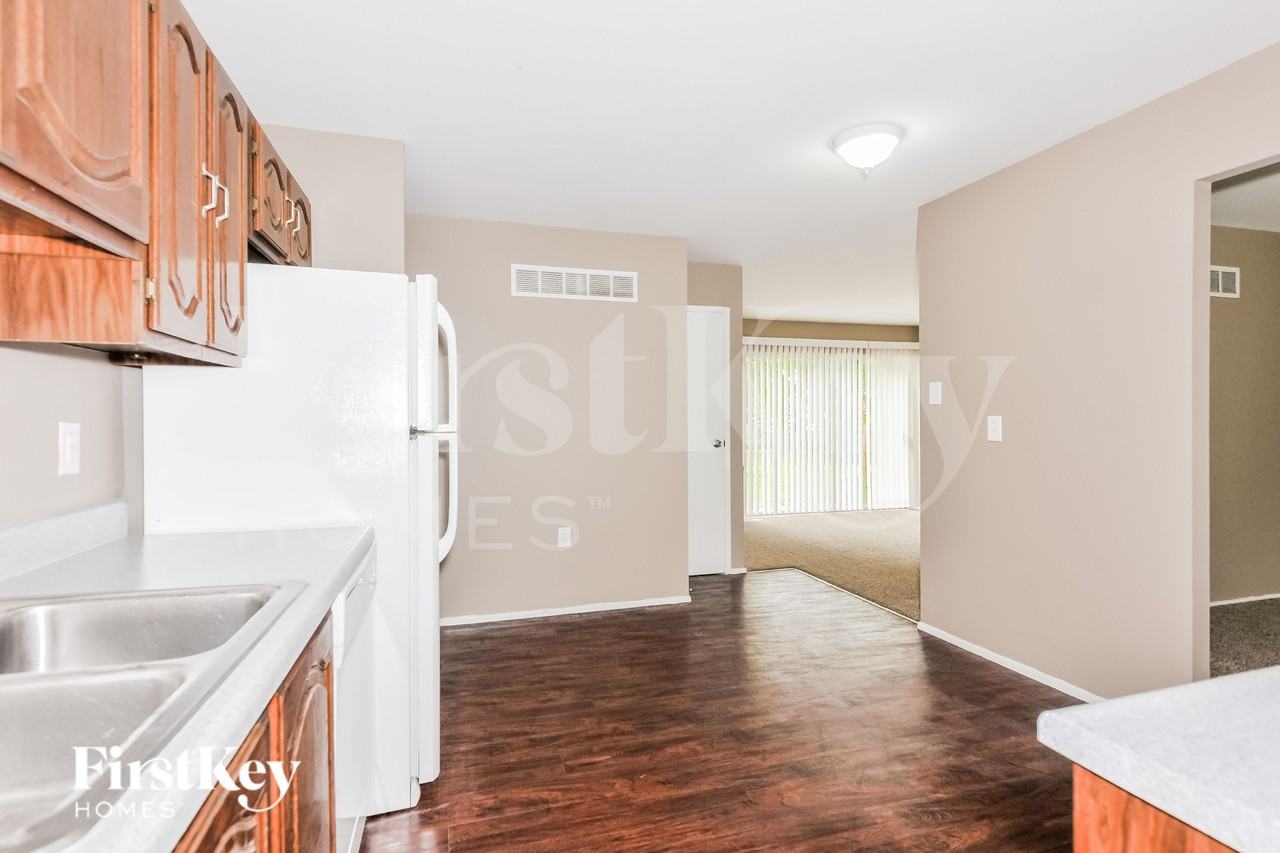 3655 Saint Catherine St - Photo 5 of 16