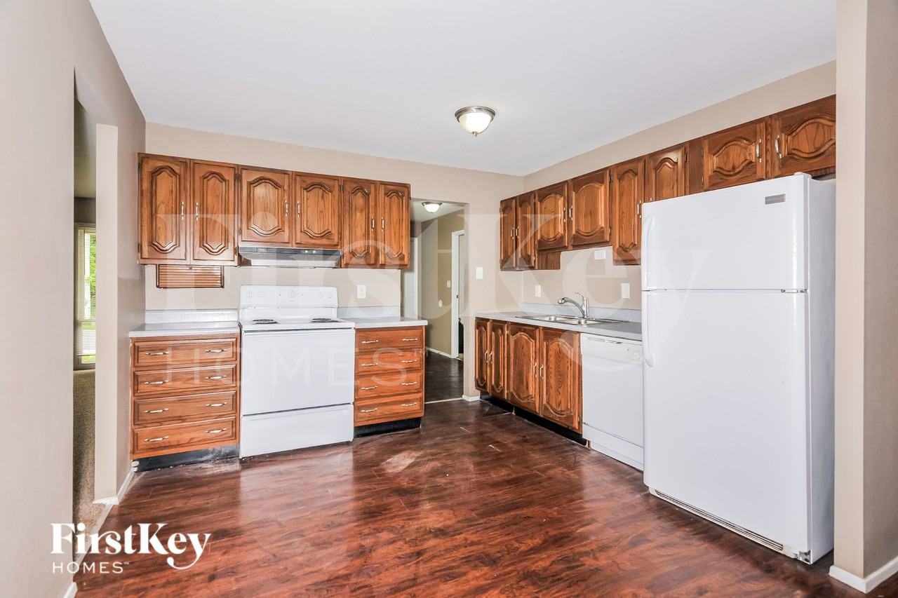 3655 Saint Catherine St - Photo 6 of 16