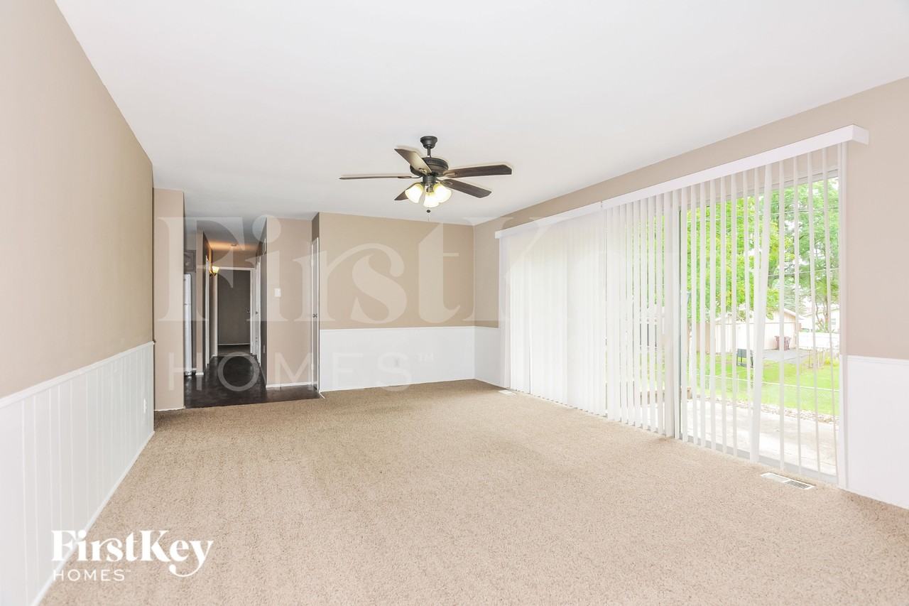 3655 Saint Catherine St - Photo 7 of 16