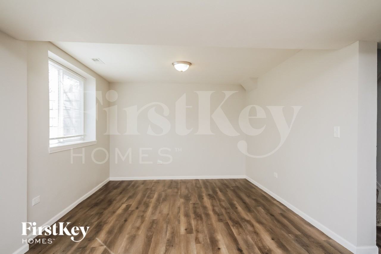 341 Emery Ave - Photo 7 of 15