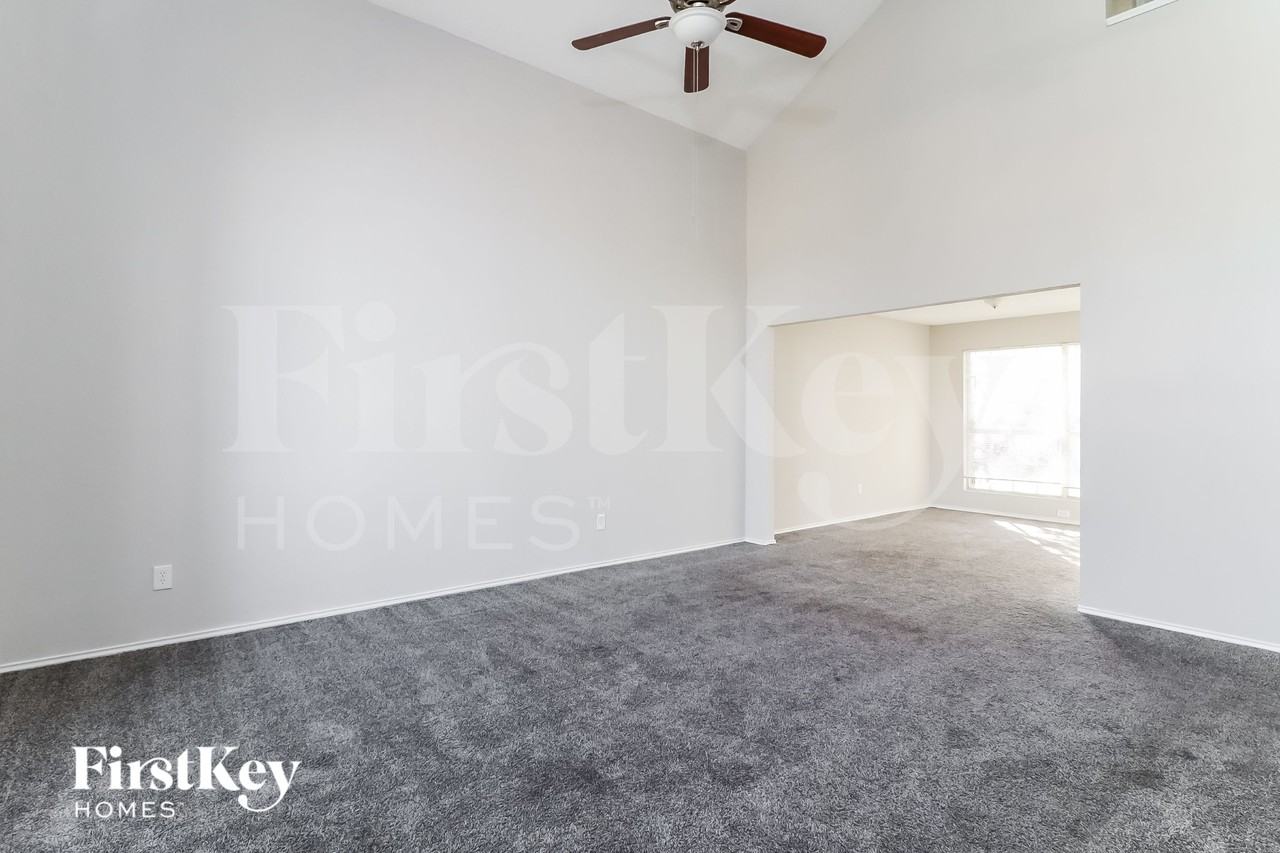 3217 Marie Ln - Photo 2 of 15