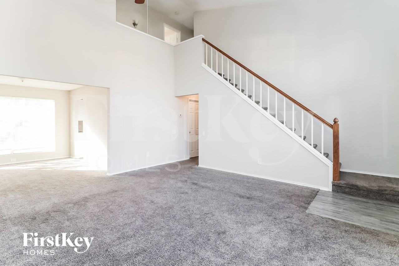 3217 Marie Ln - Photo 4 of 15