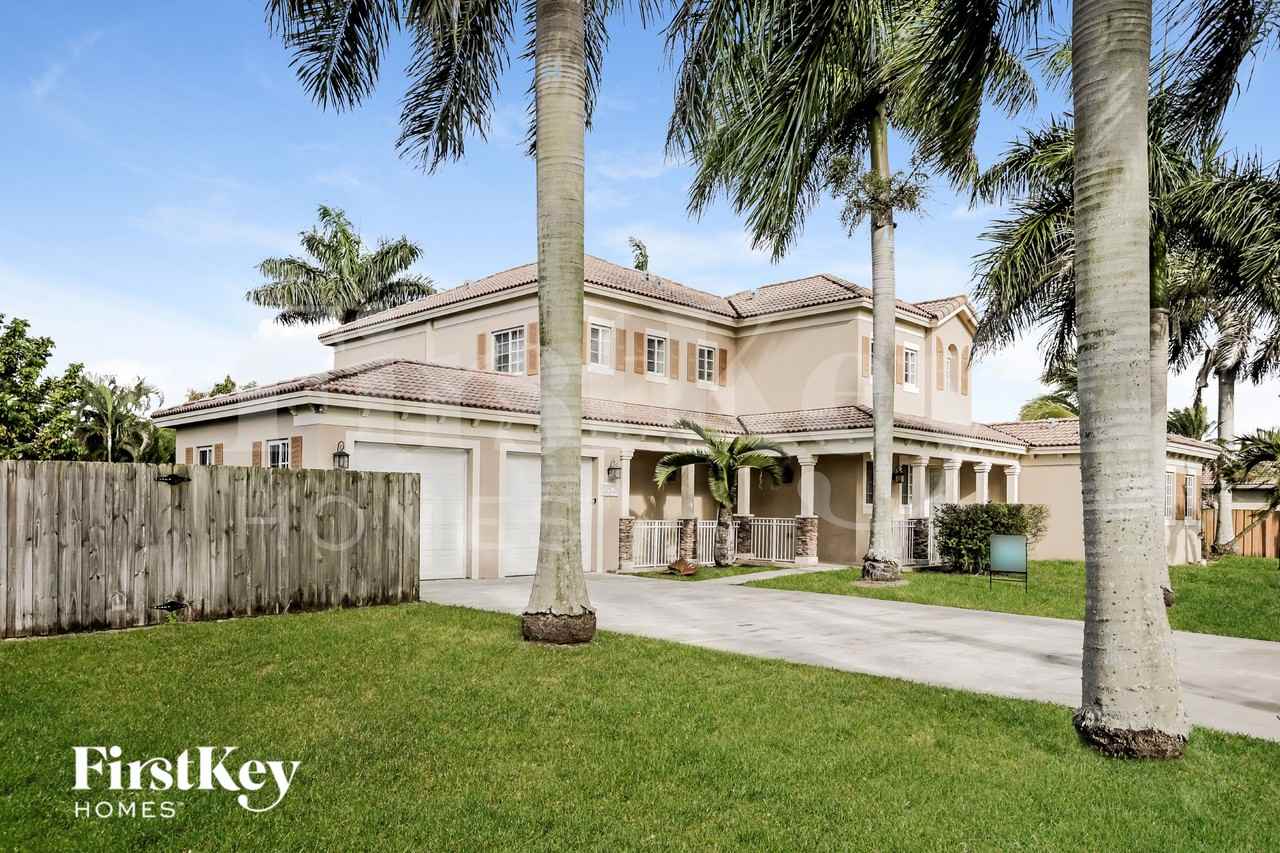 32152 Swcourt - Photo 2 of 15