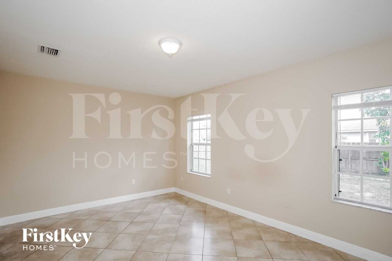 32152 Swcourt - Photo 6 of 15