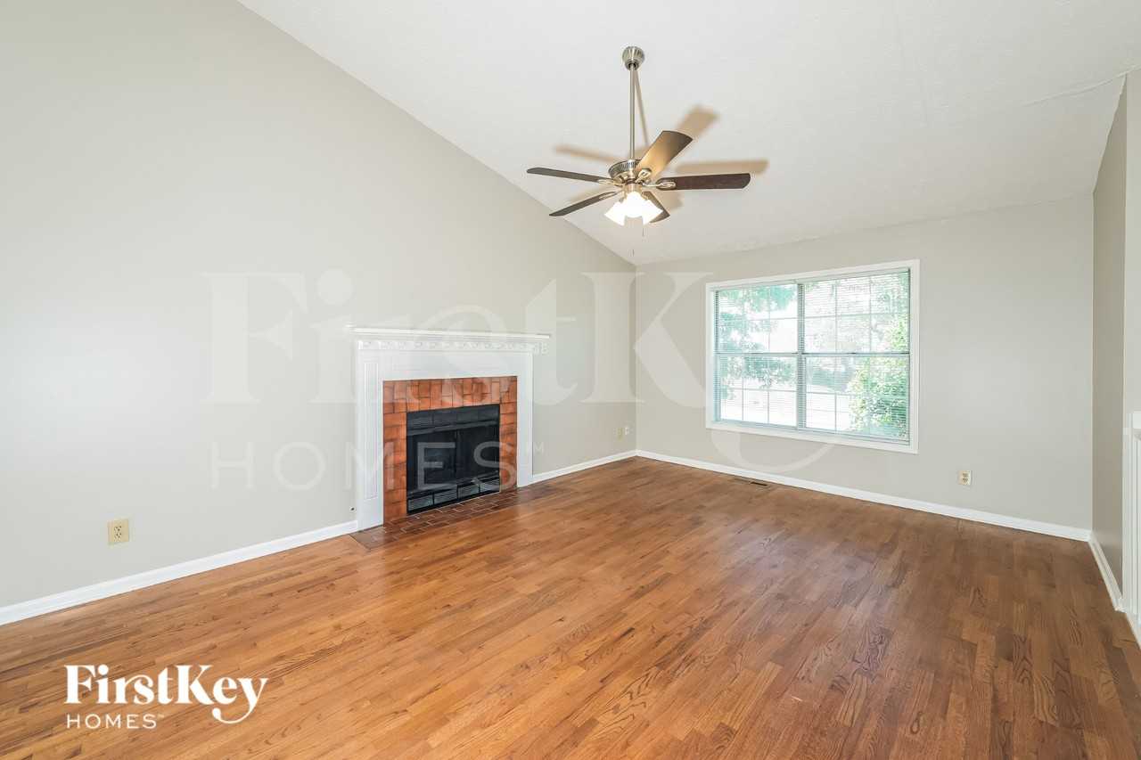 2132 Cheyenne Ln - Photo 2 of 19