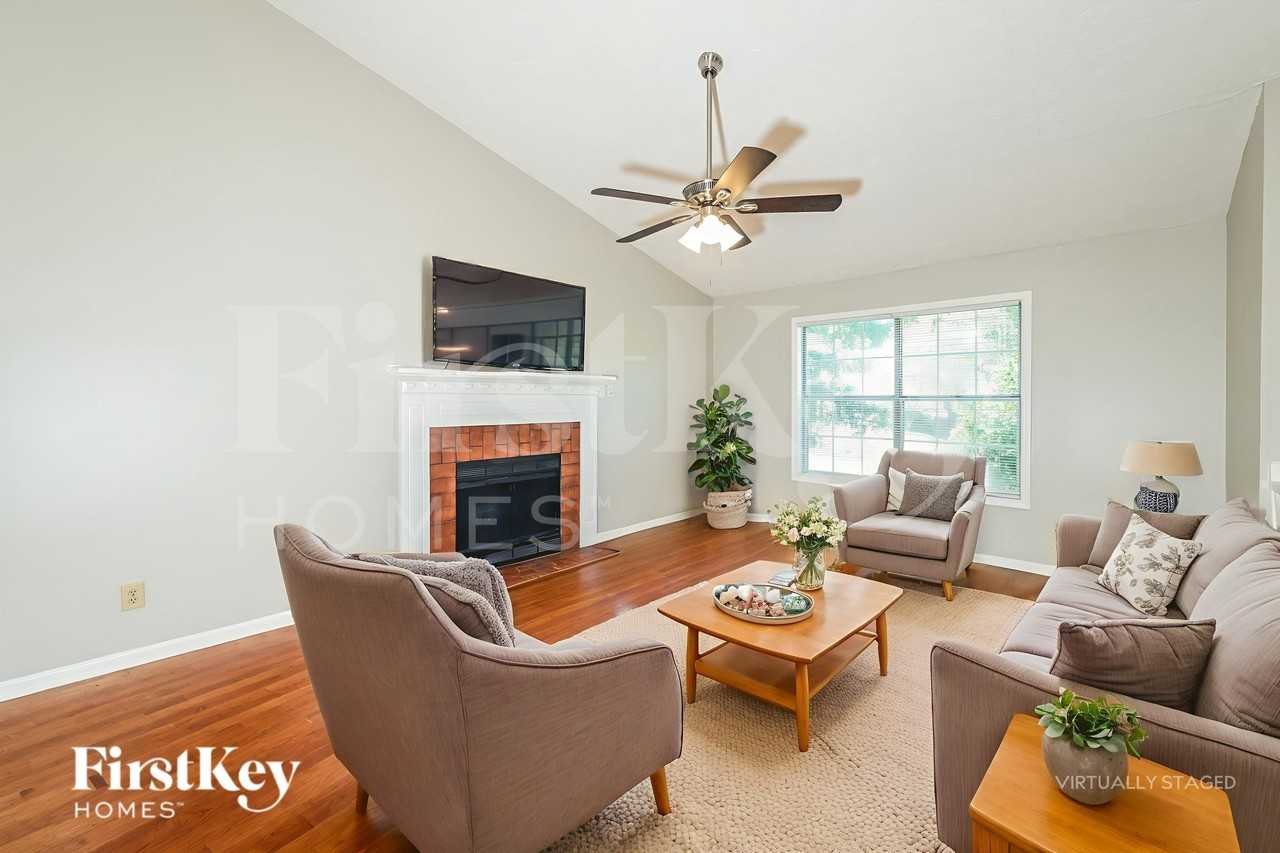 2132 Cheyenne Ln - Photo 3 of 19