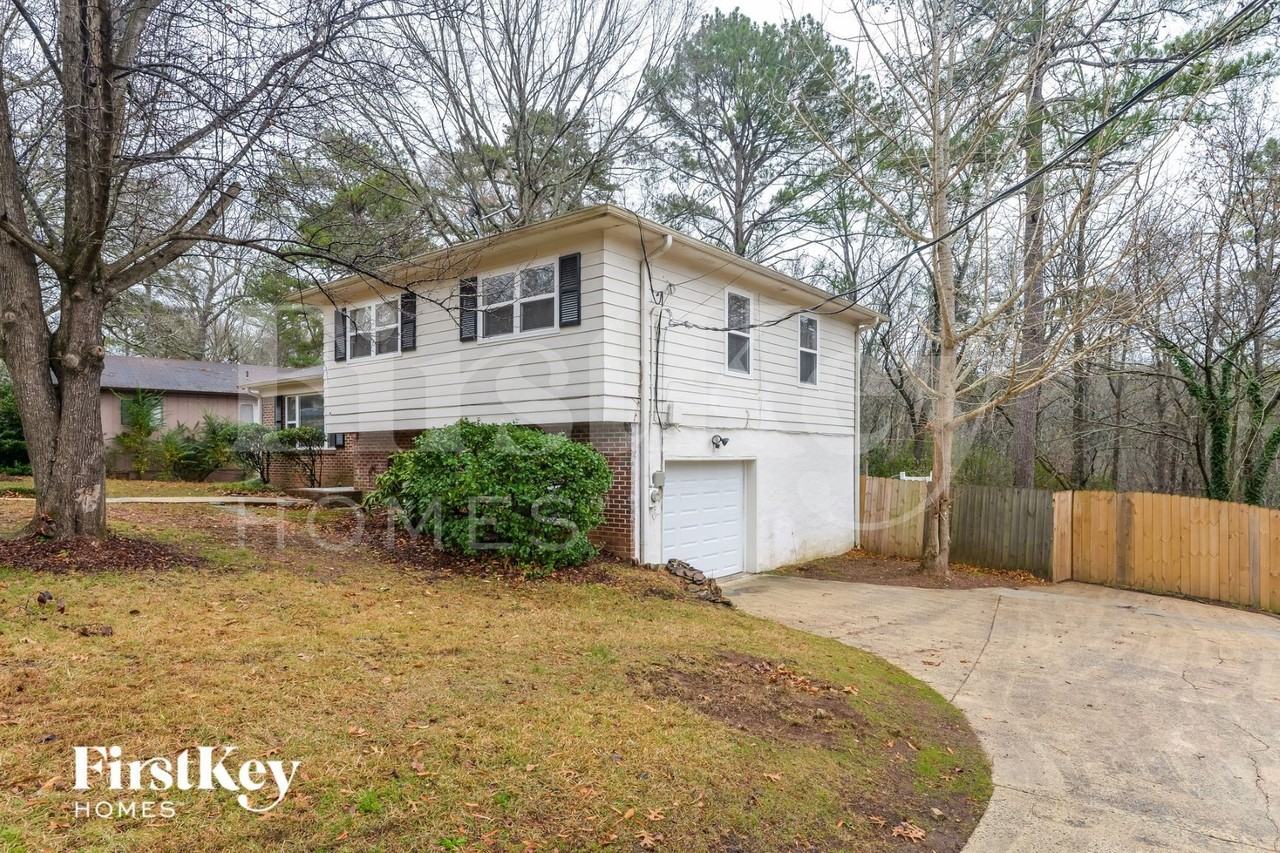 212 Sam Pate Dr - Photo 2 of 15