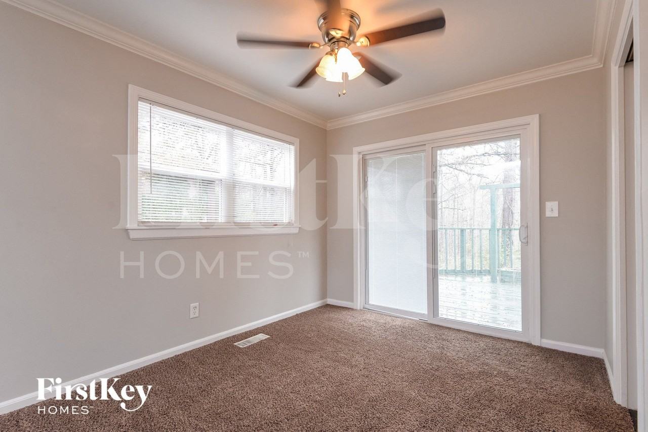 212 Sam Pate Dr - Photo 5 of 15