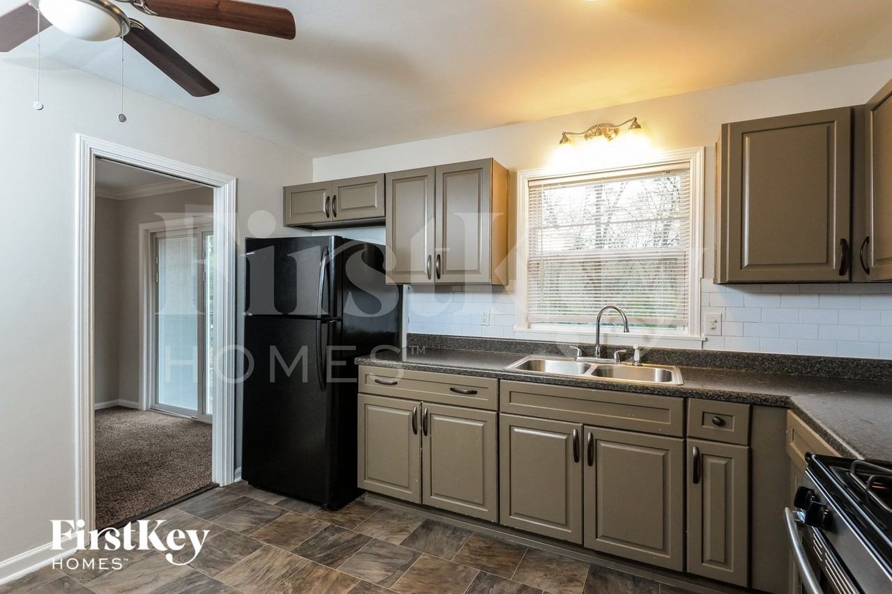 212 Sam Pate Dr - Photo 6 of 15