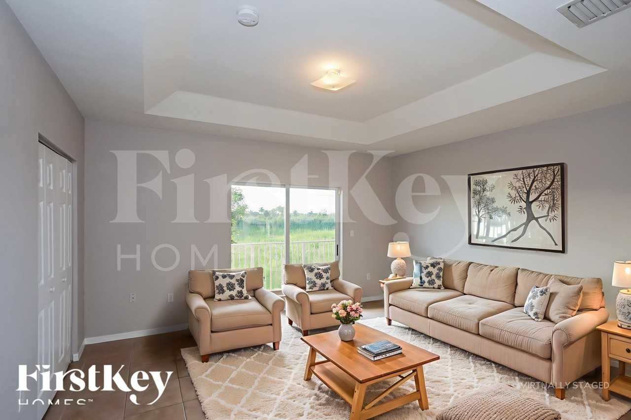 17166 Swcourt - Photo 4 of 18