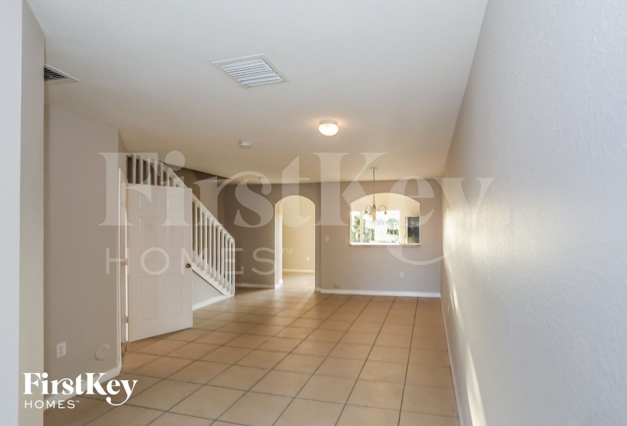 17166 Swcourt - Photo 6 of 18