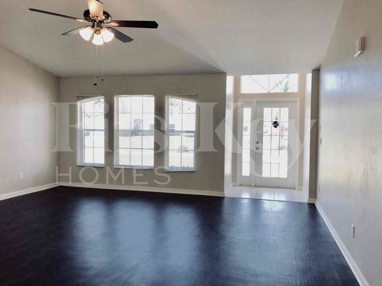 1016 Sw 37th Ter - Photo 2 of 23