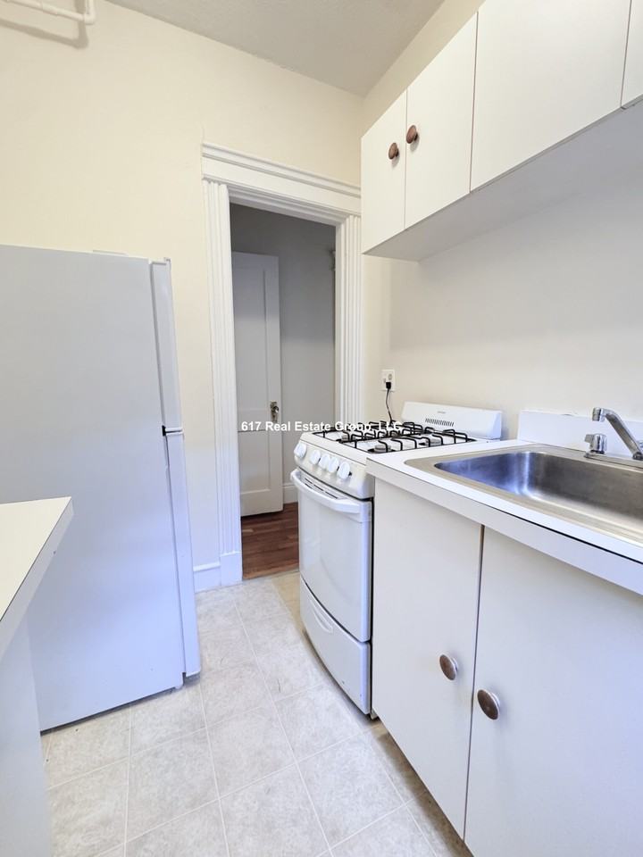 1152 Commonwealth Ave #45 - Photo 4 of 10