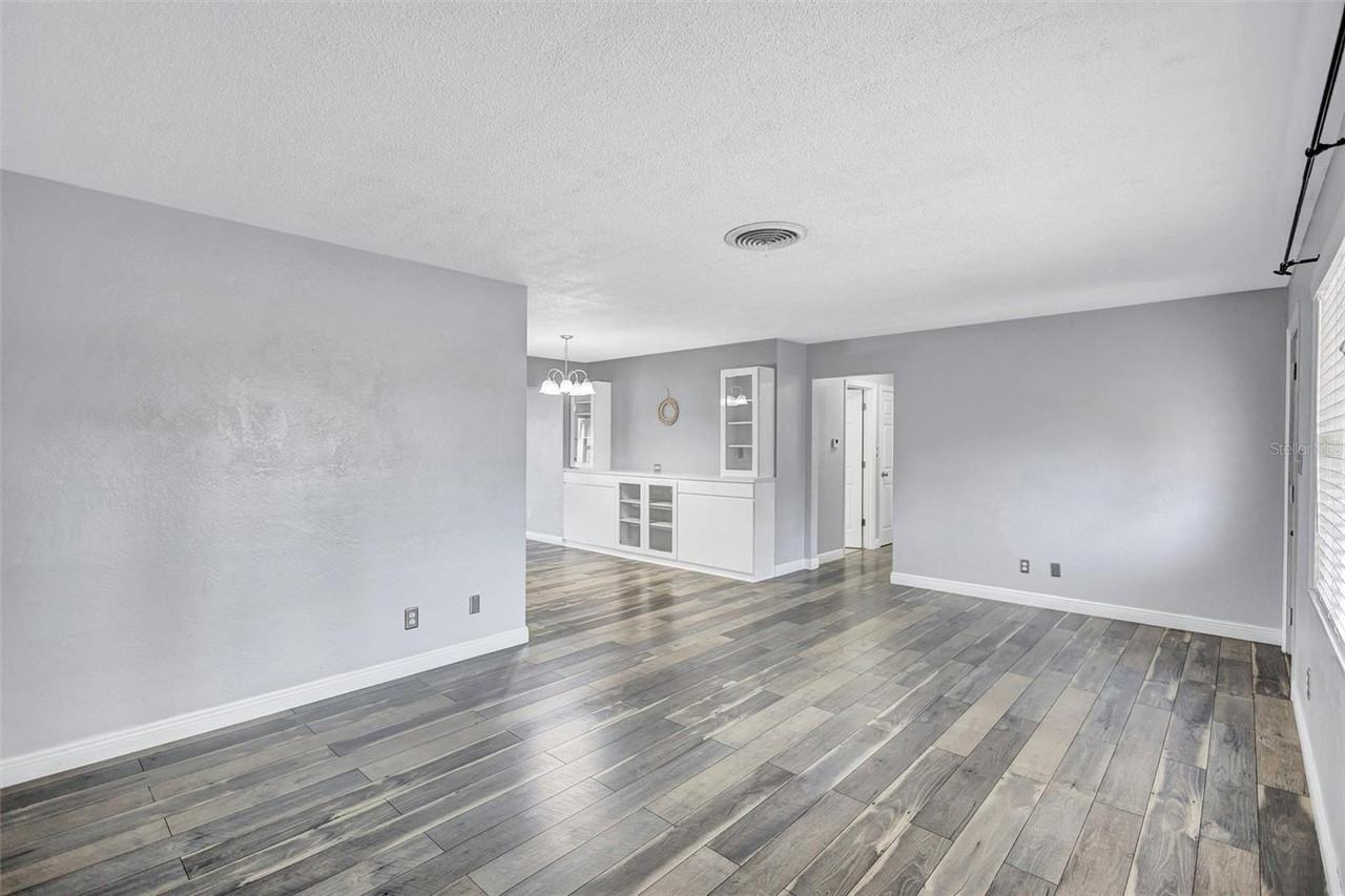 2544 Burnice Dr - Photo 4 of 38